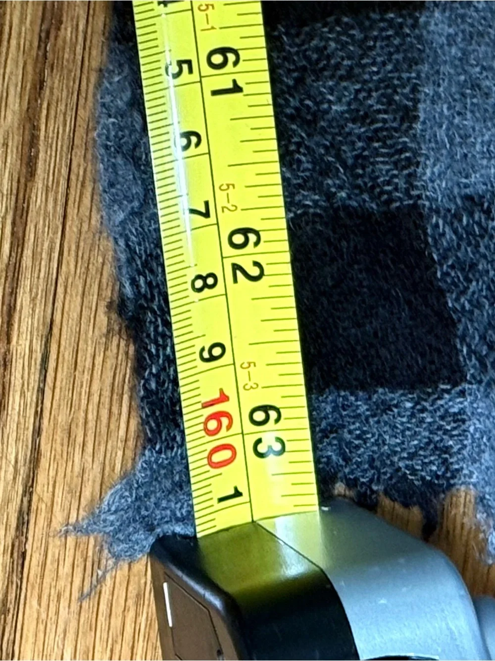 A PUNTO B Cozy Black & Gray Plaid Cashmere Scarf/ wrap